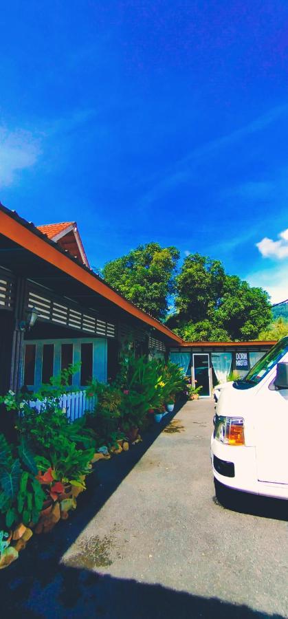 Dorm Master Hostel Padang Mat Sirat Exterior foto